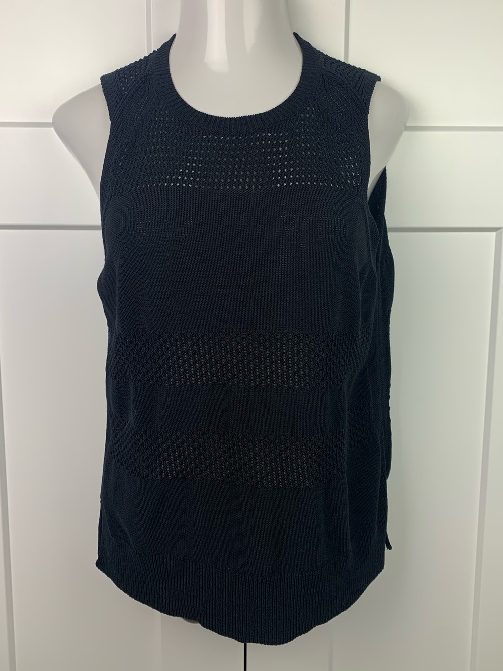Banana Republic LARGE Sweater Tank Black Knit Sleeveless